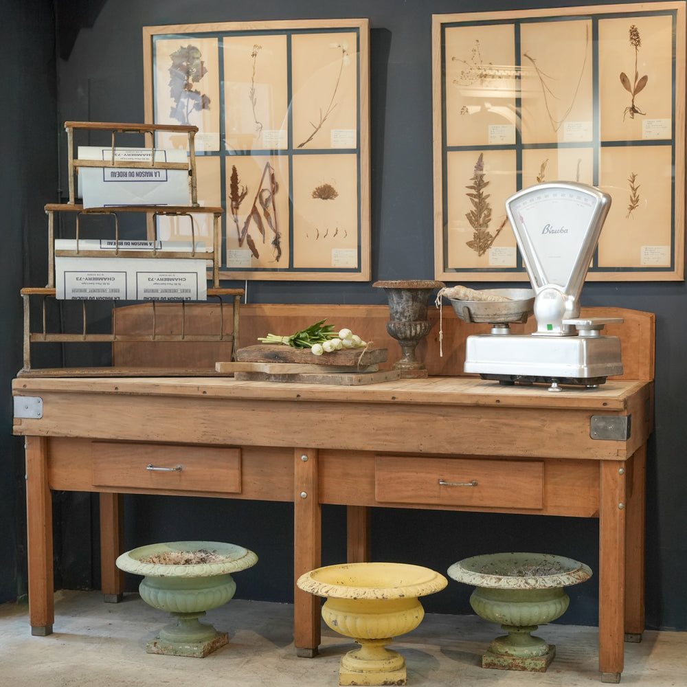 How to ship French antiques to USA in 2026