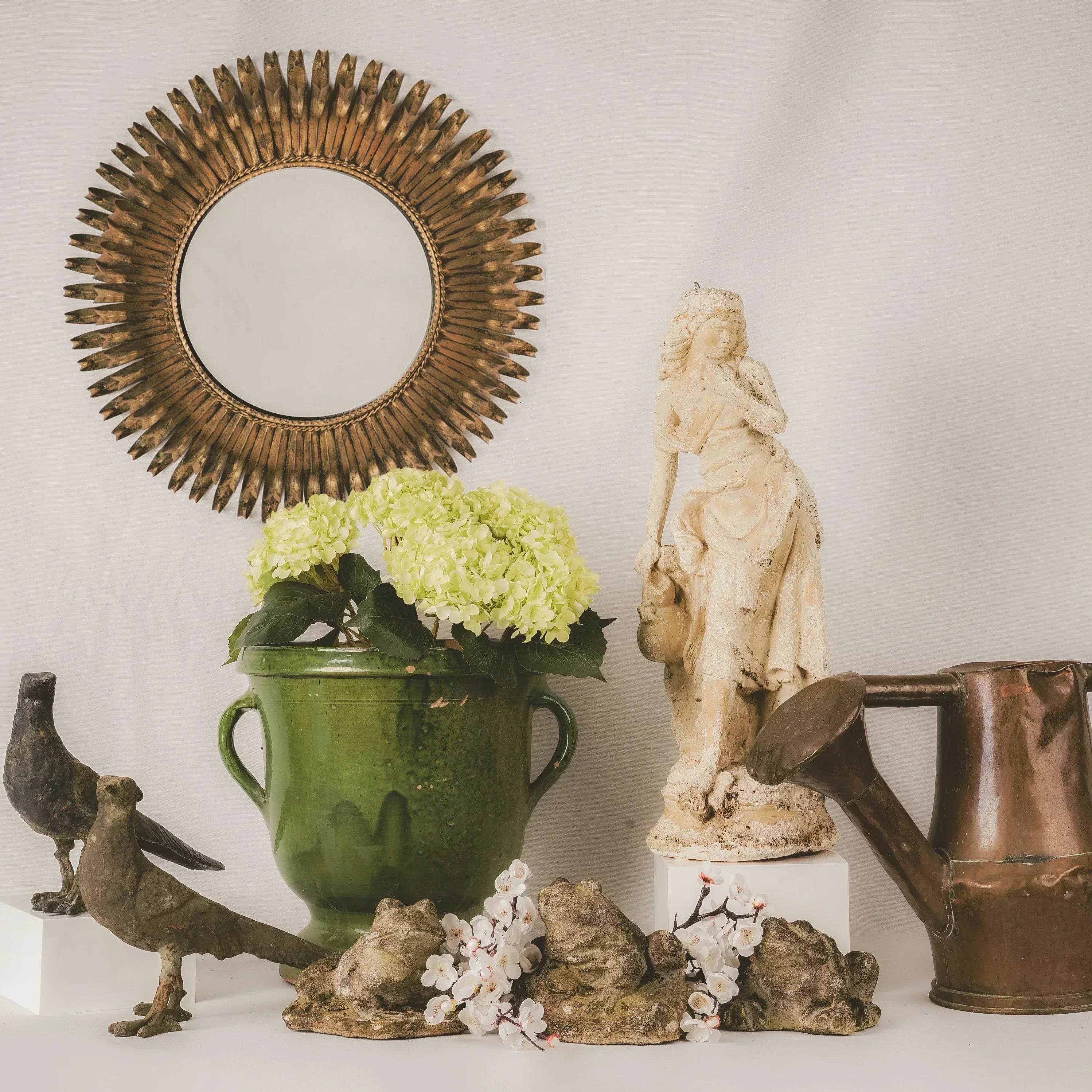 Four easy ways to decorate with sunburst mirrors
