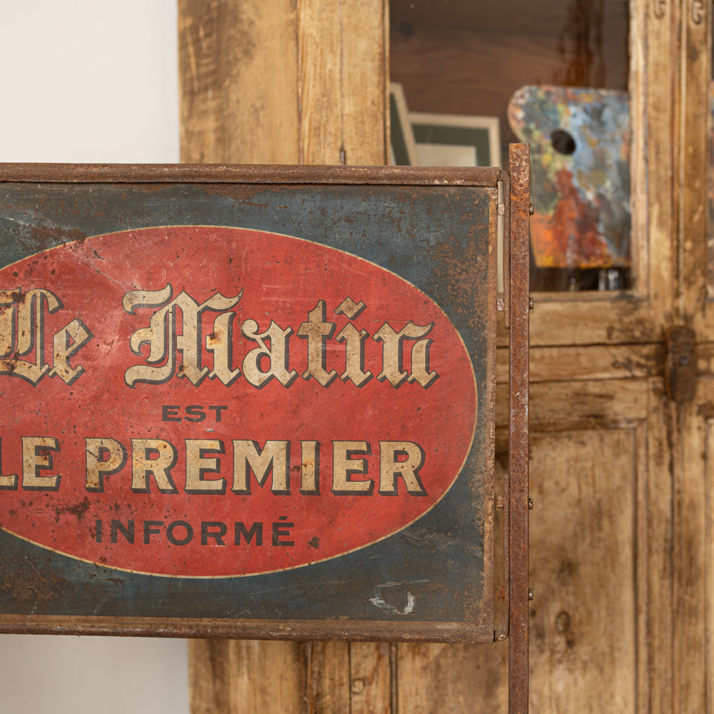 Decorating with vintage signs