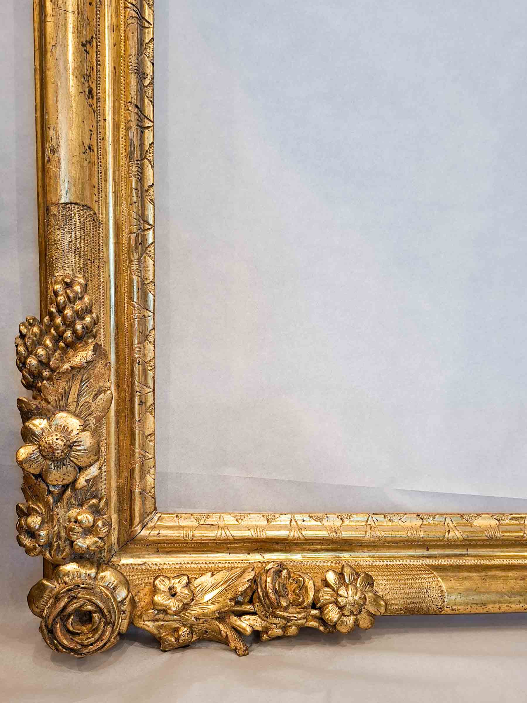 Superb Pair of Louis XIV Carved Giltwood Frames with Grapes and Flowers, Provence, circa 1700