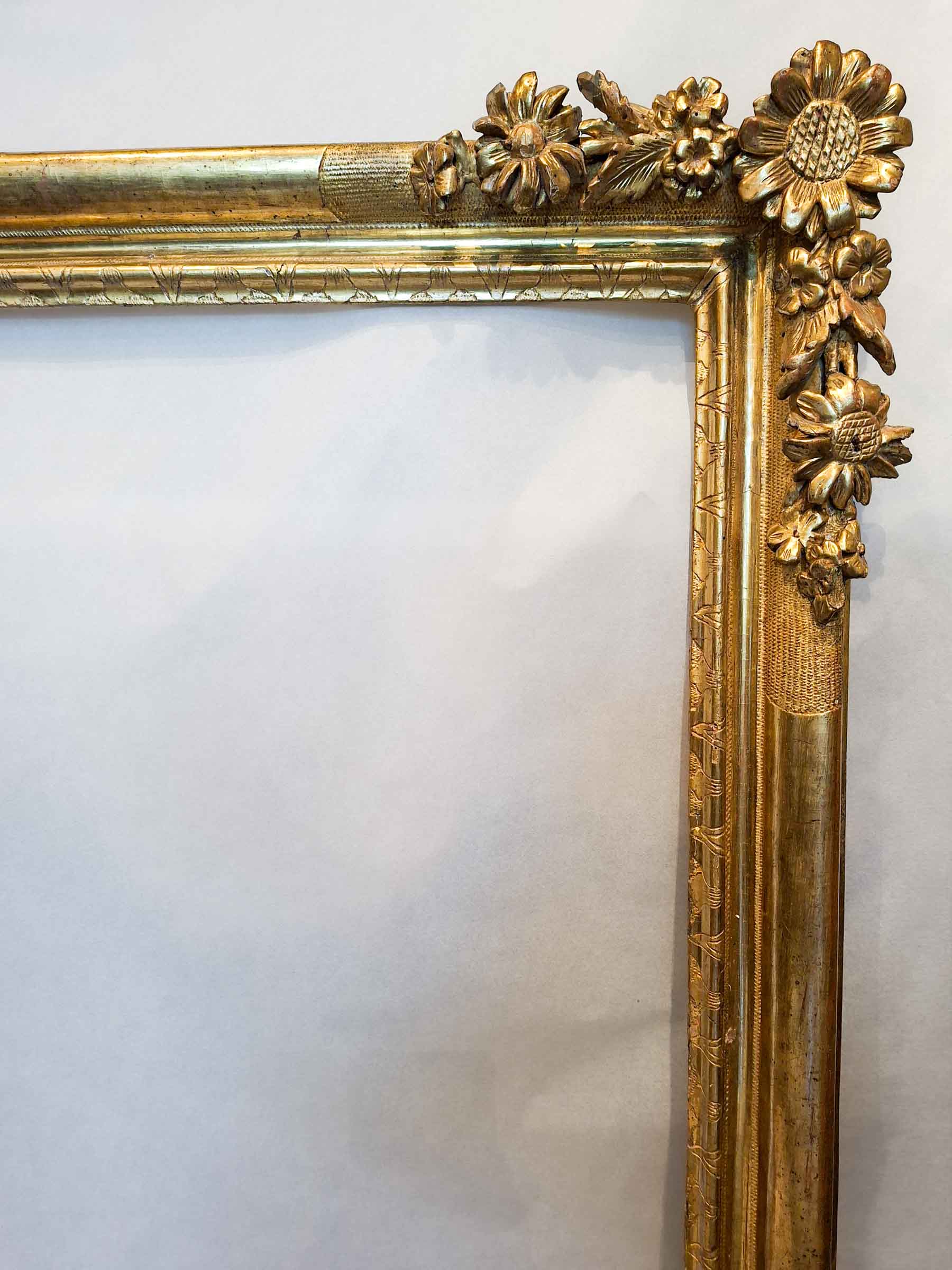 Superb Pair of Louis XIV Carved Giltwood Frames with Grapes and Flowers, Provence, circa 1700