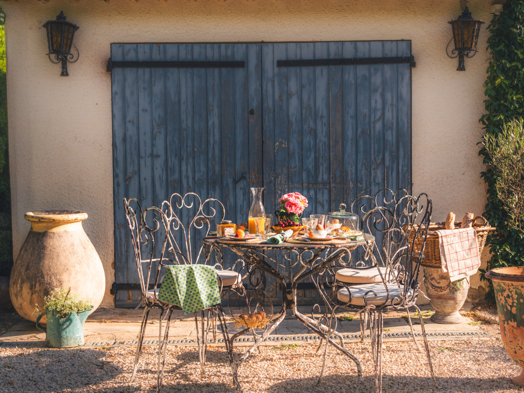 Vintage French outdoor table & 4 armchairs