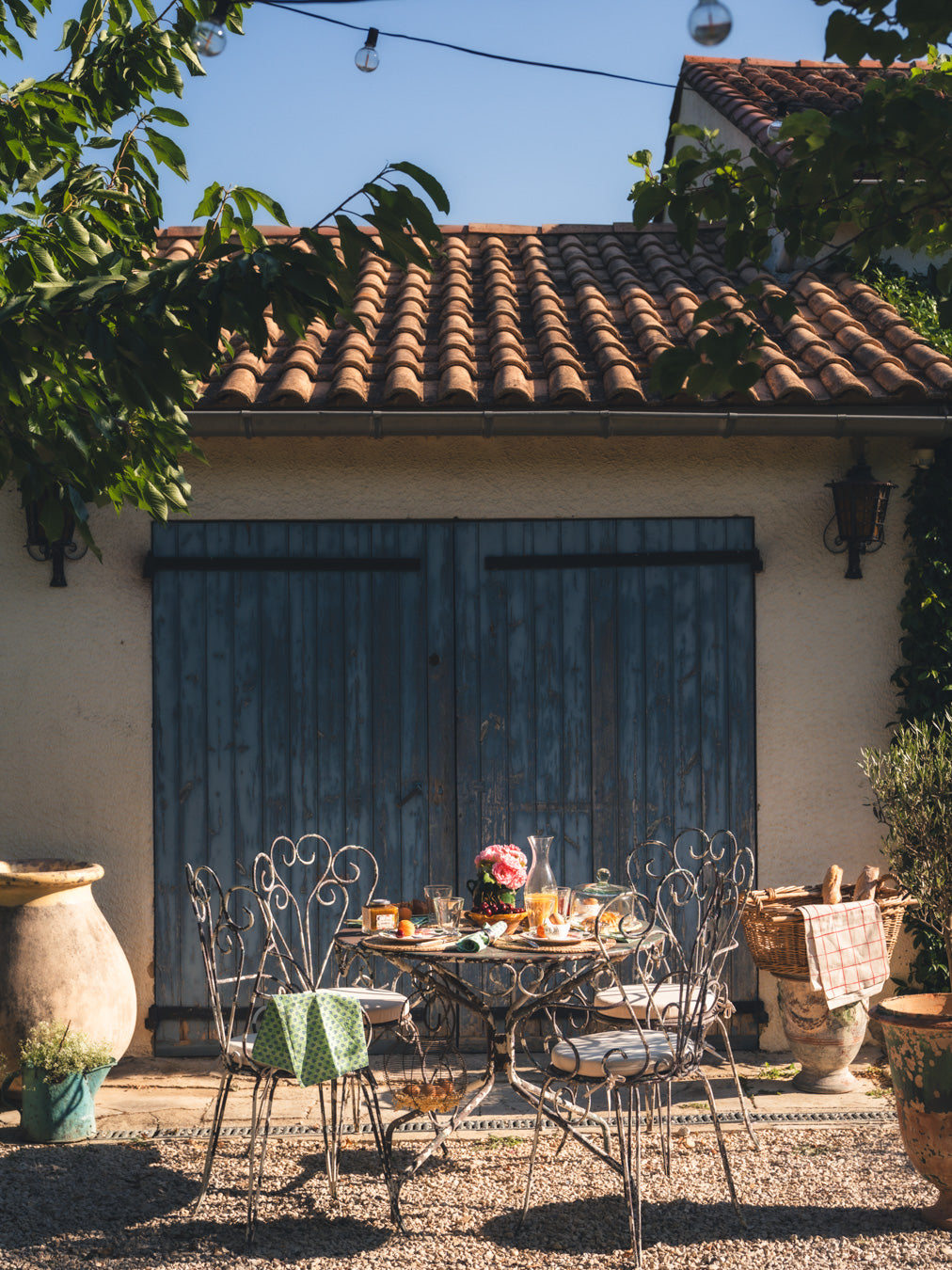 Vintage French outdoor table & 4 armchairs