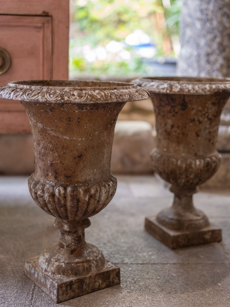 Everted gadrooned rim planter