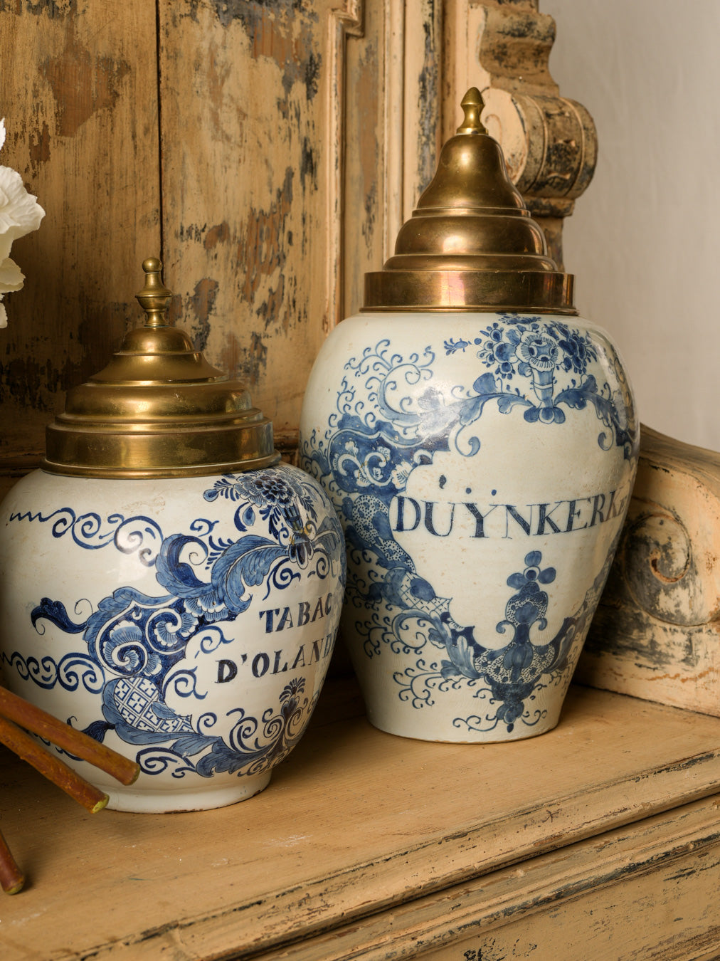 Ceramic knob antique drawer