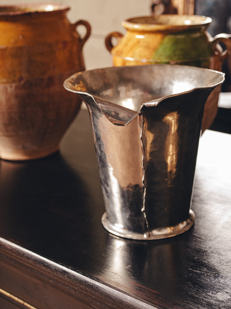 Seam-marked metallic bottle chiller