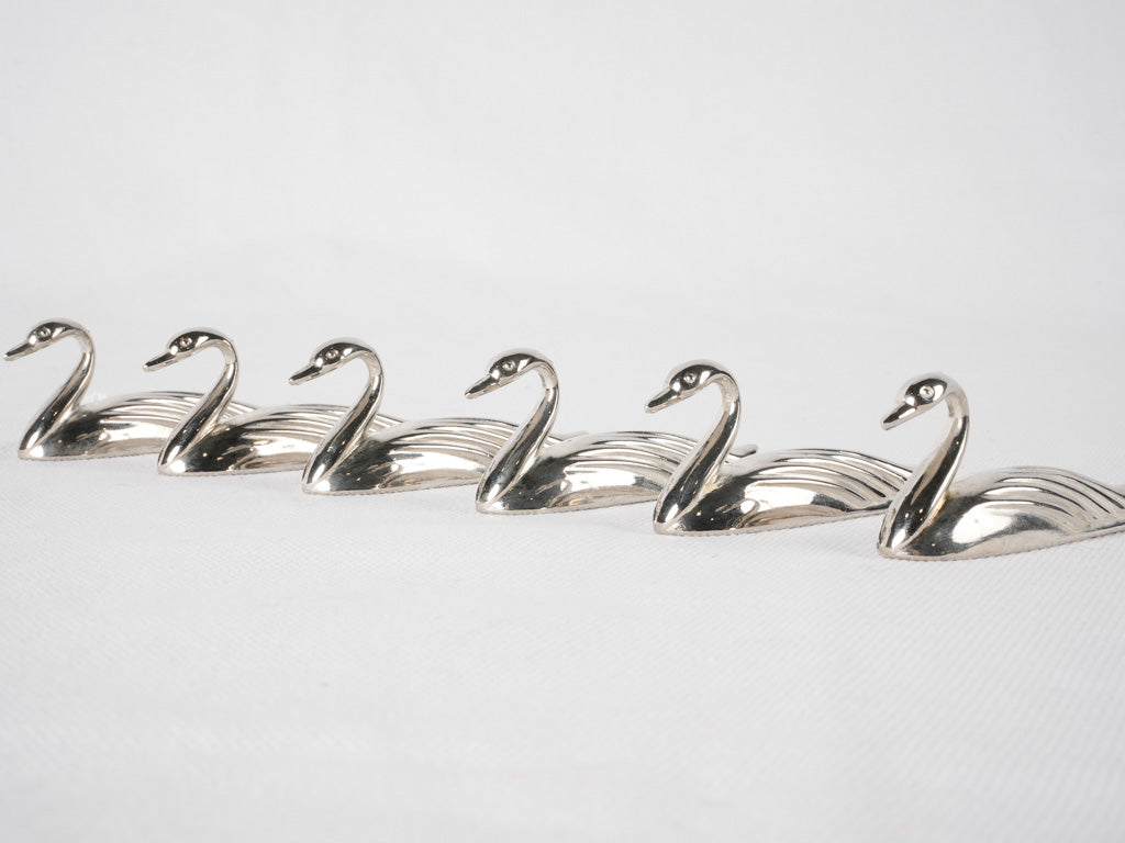 Elegant swan-shaped tableware accessories