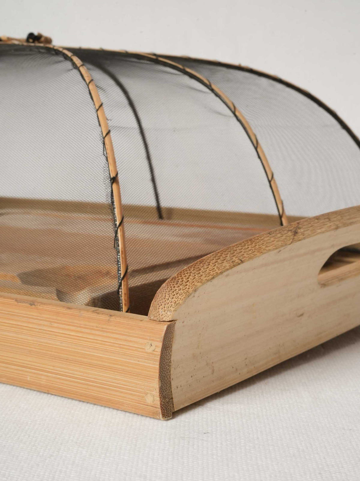 Cheese Cloche with Wooden Tray and Wire Mesh Lid