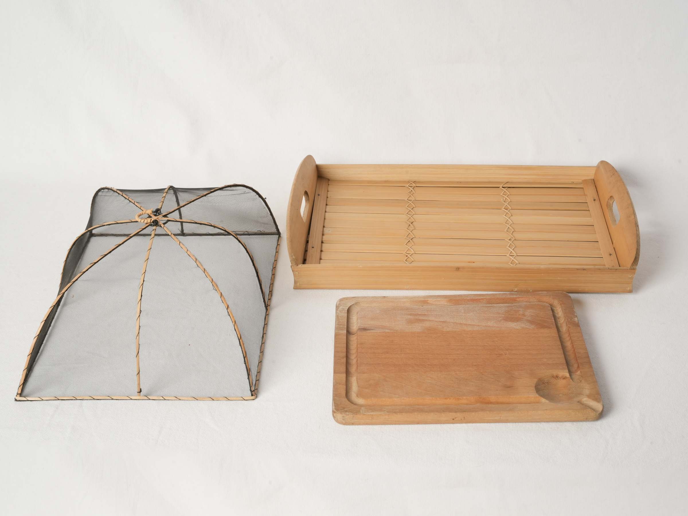 Cheese Cloche with Wooden Tray and Wire Mesh Lid