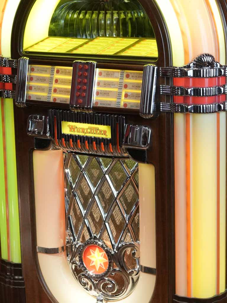Nostalgic vinyl Wurlitzer Jukebox