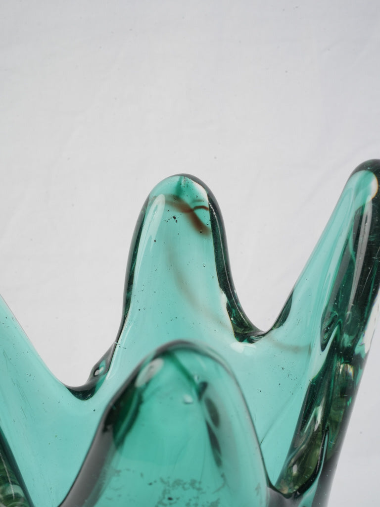 Retro smooth rippling surface vase