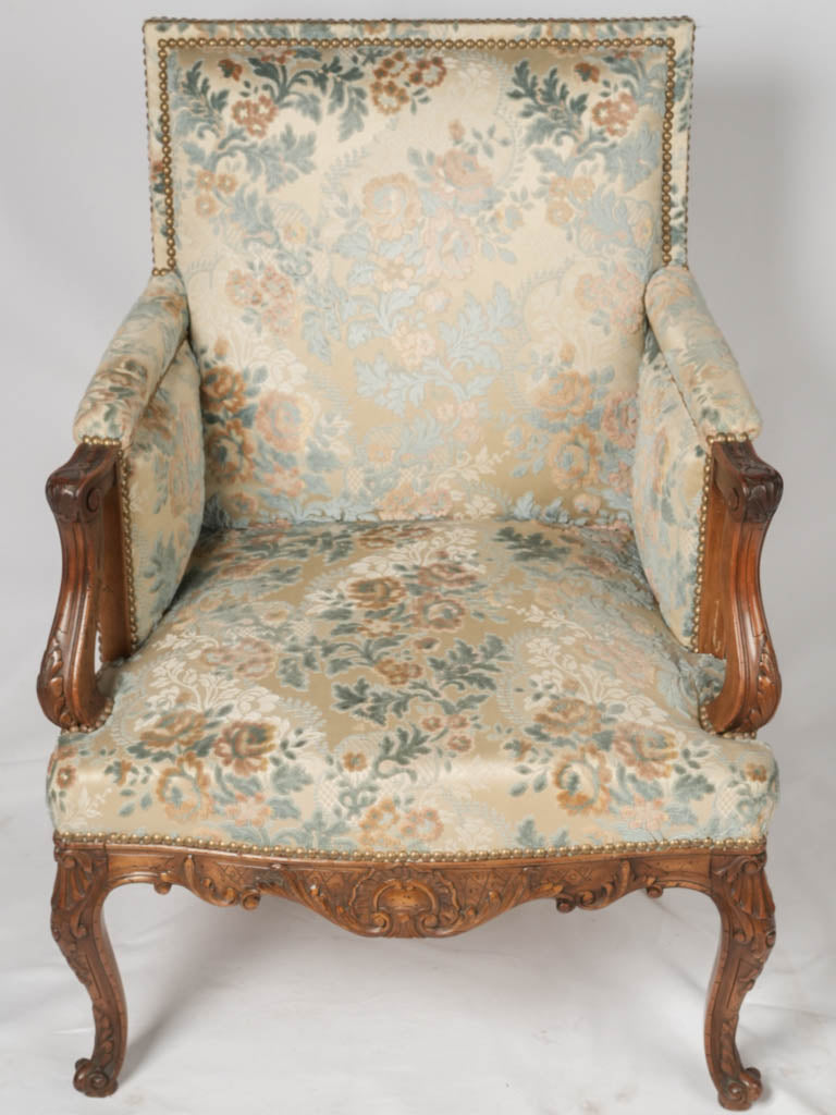 Stunning open-sided bergère with acanthus leaves