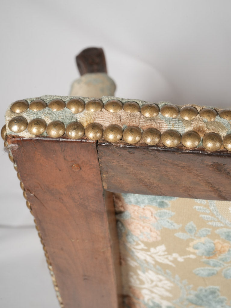 Regal walnut bergère d'époque Régence armchair