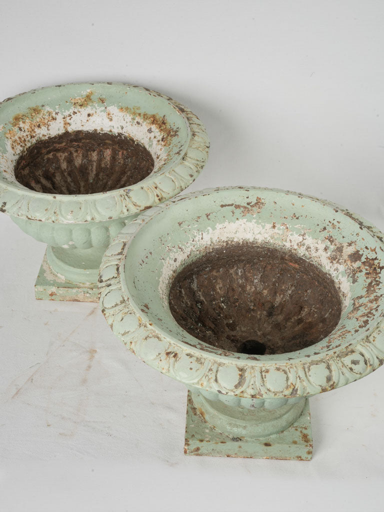 Classic Campana shape planters