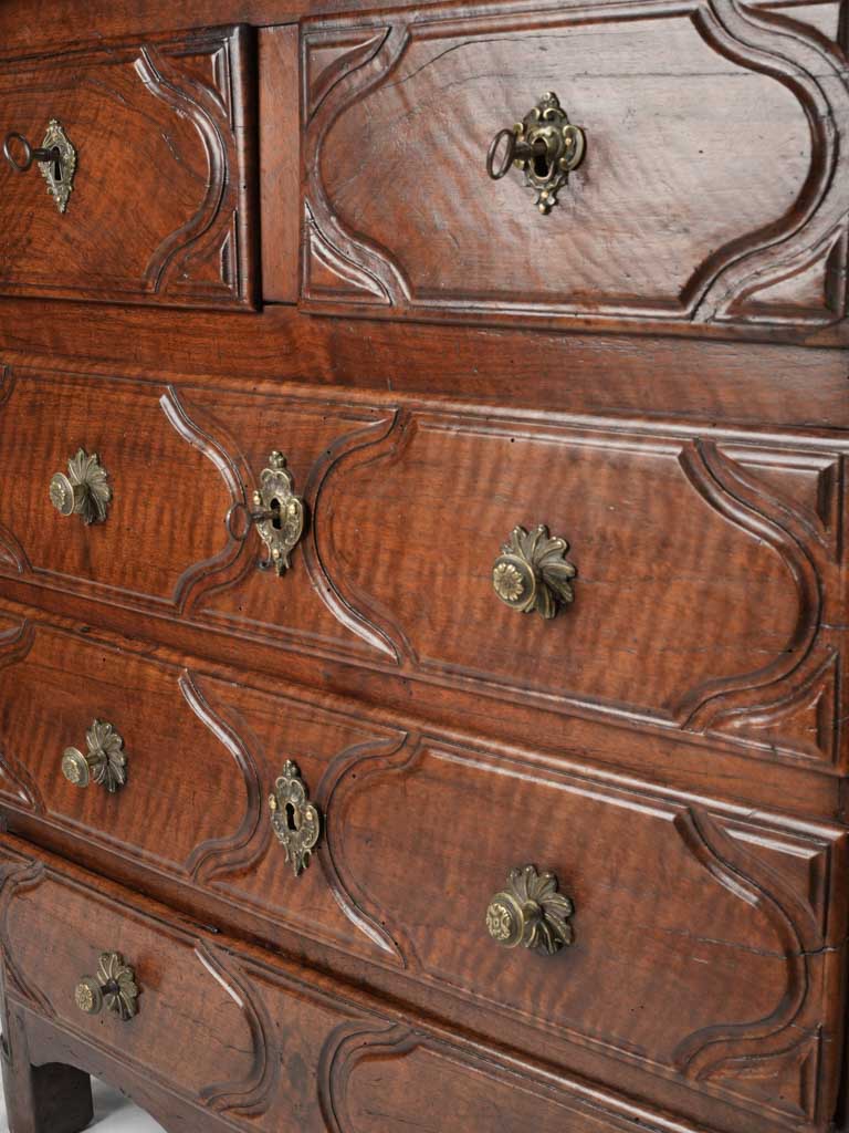 Detailed 17th century entre deux commode