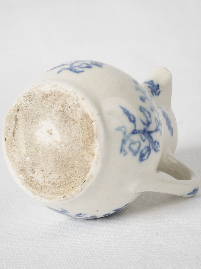 Classic Saint-Uze ceramic creamer pot