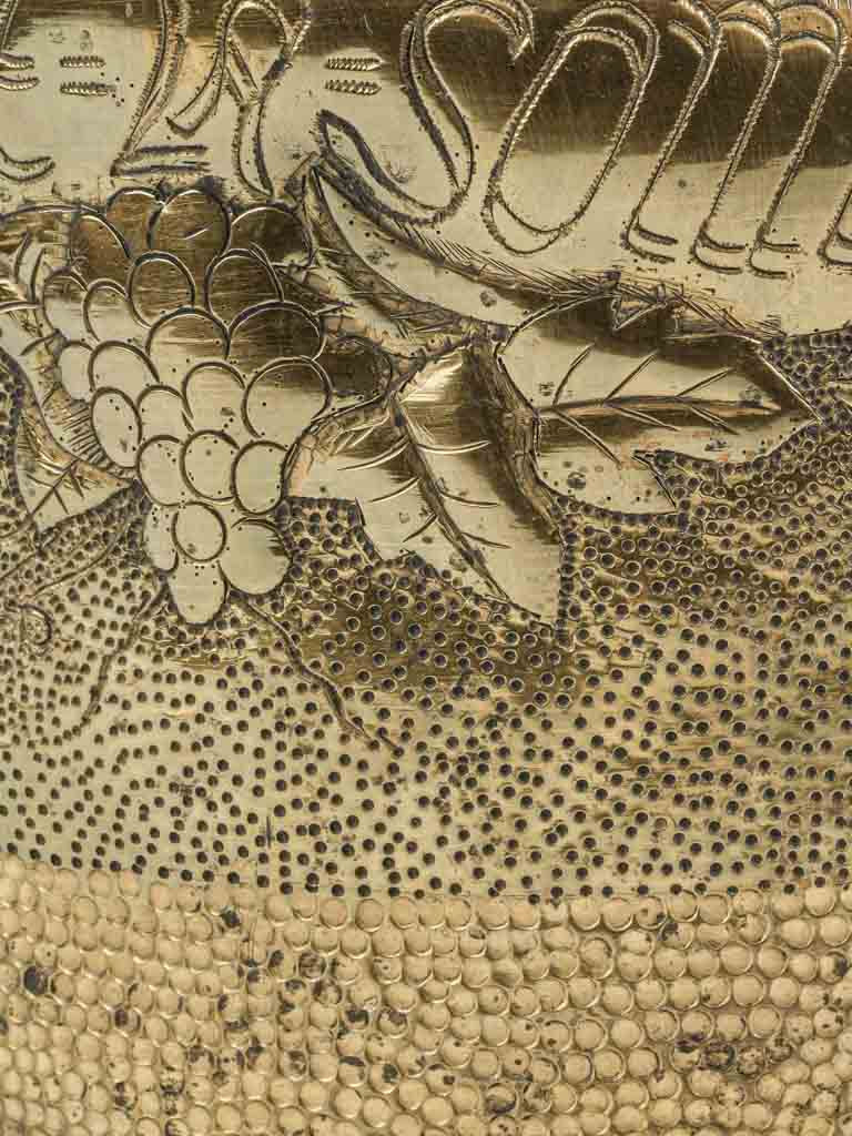 Repoussé-decorated commemorative art