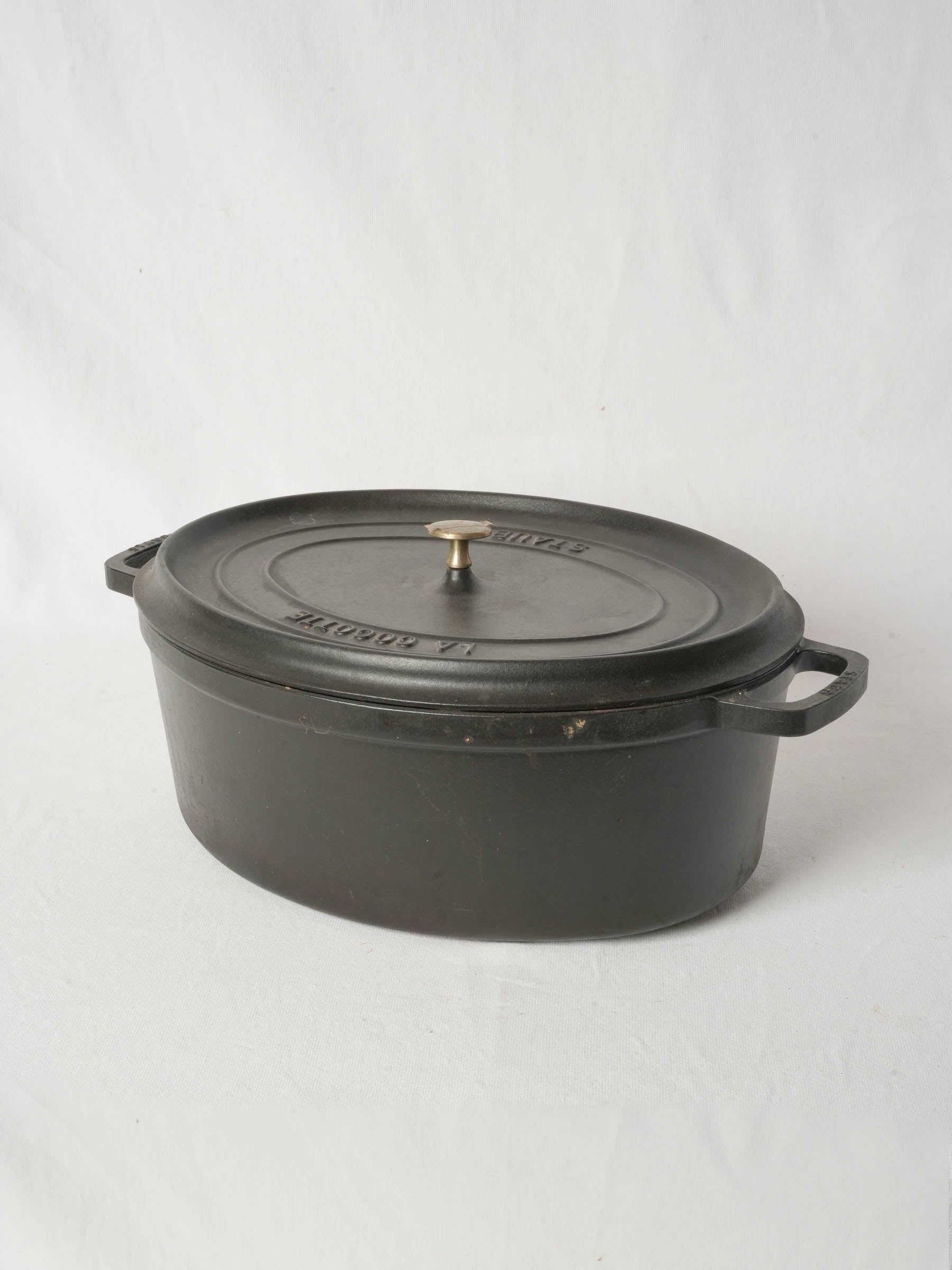 Vintage French Staub Cast Iron Dutch Oven Matte Black 19¾" x 13¾"