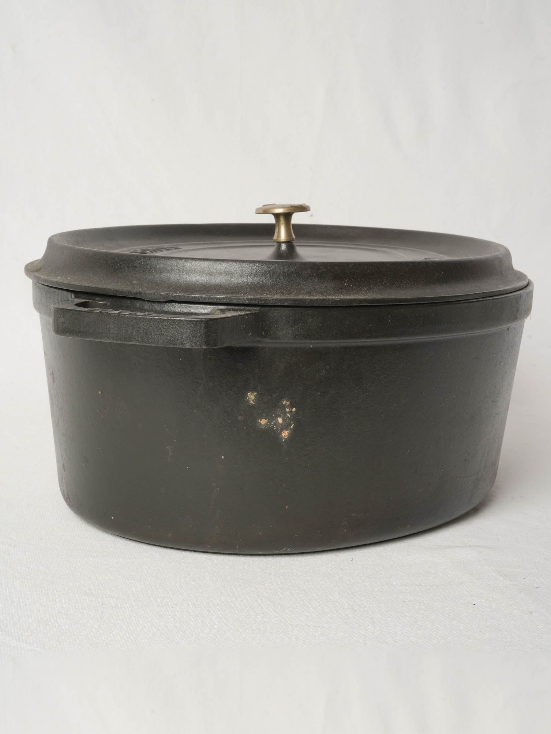 Vintage French Staub Cast Iron Dutch Oven Matte Black 19¾" x 13¾"