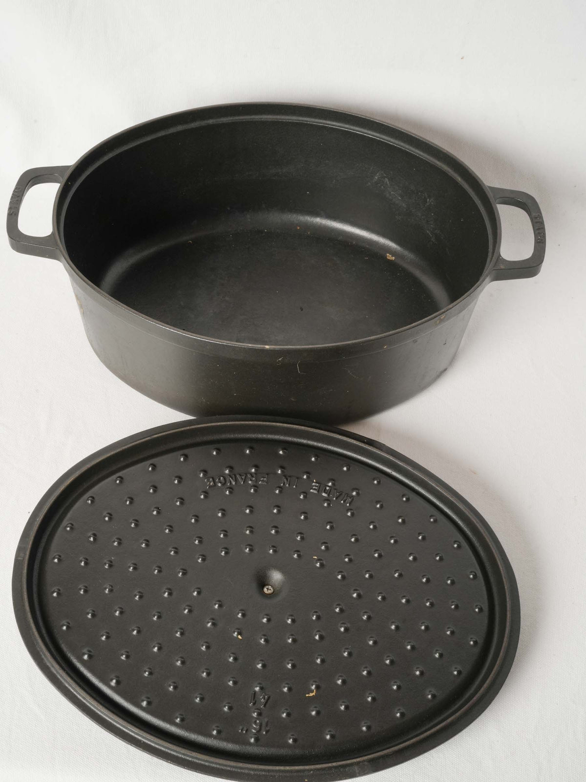 Vintage French Staub Cast Iron Dutch Oven Matte Black 19¾" x 13¾"