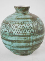 Zig-zag pattern retro decorative vase