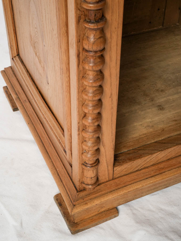 Sculptural rhythm bedroom cabinet