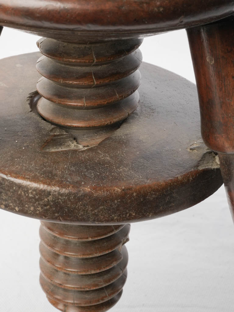 Elegant brown sculptural decor