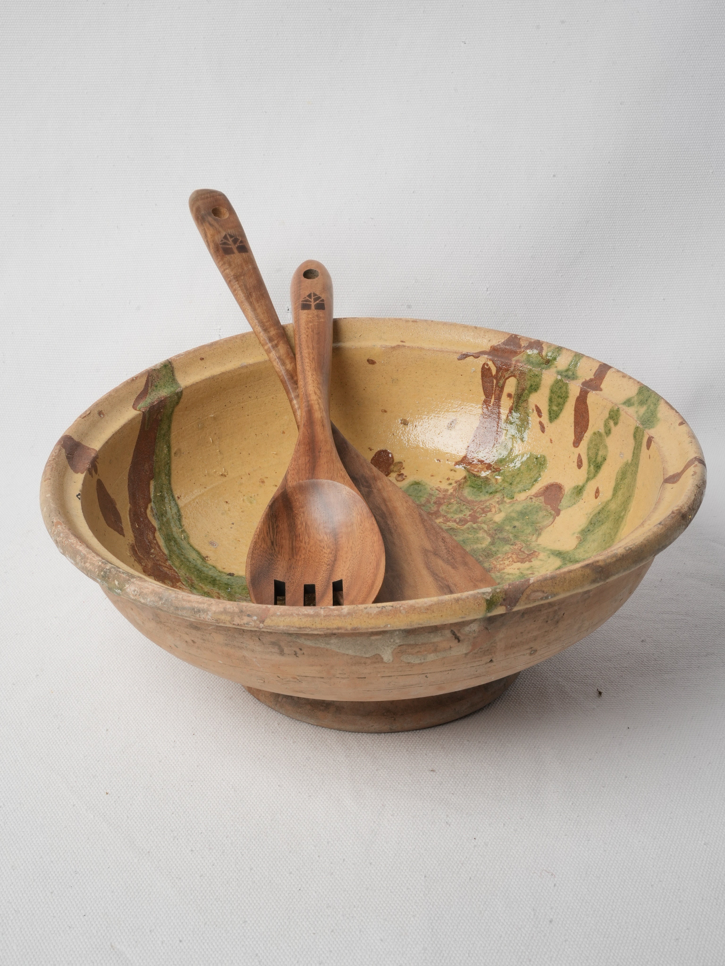 Rustic Provençal pottery piece