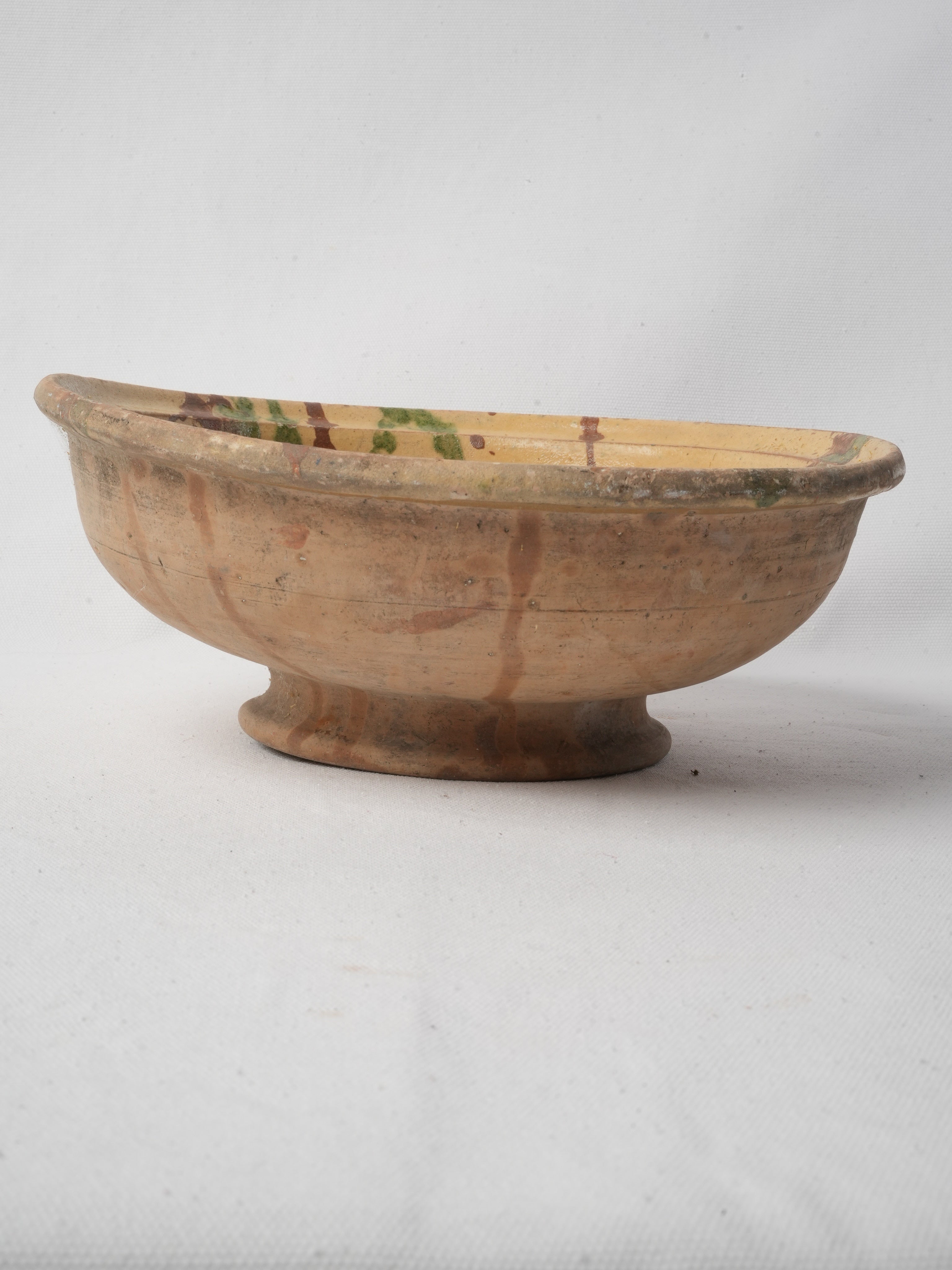 Distinctive marbled effect pottery