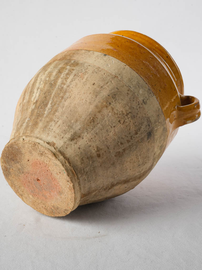 Graceful dual-handle rustic pot