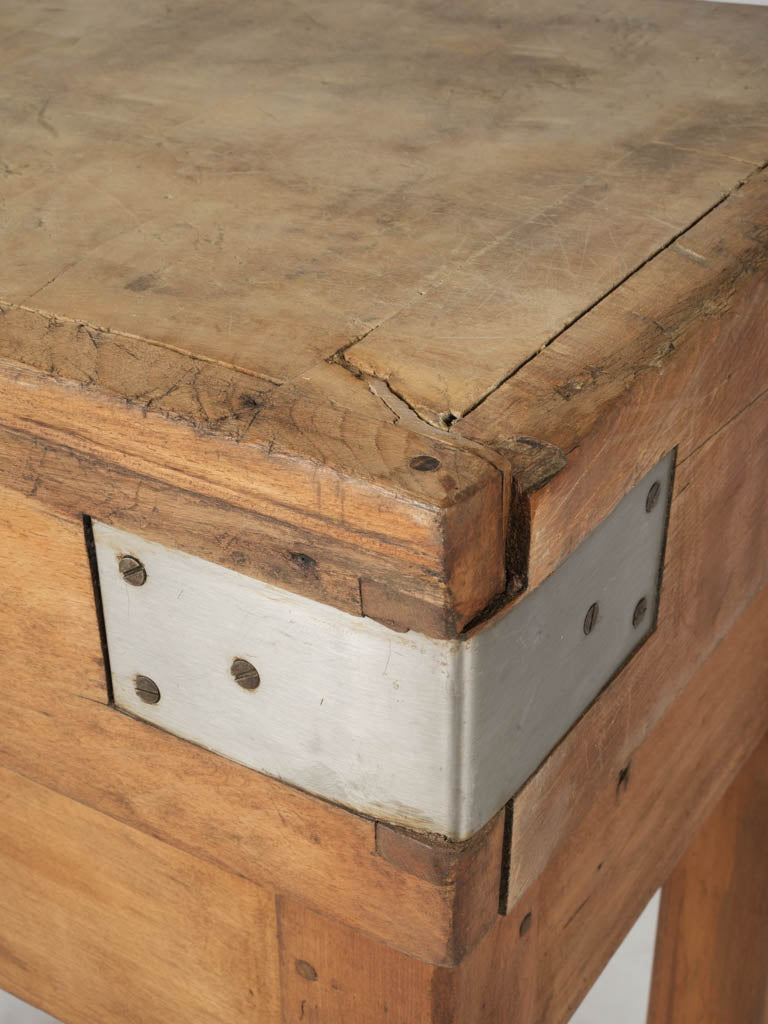 Elegant robust decorative side table