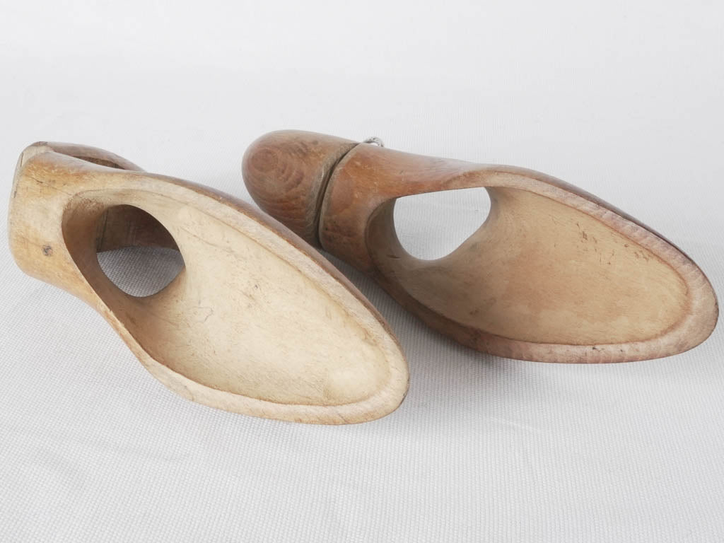 Unique hinged shoe stays display