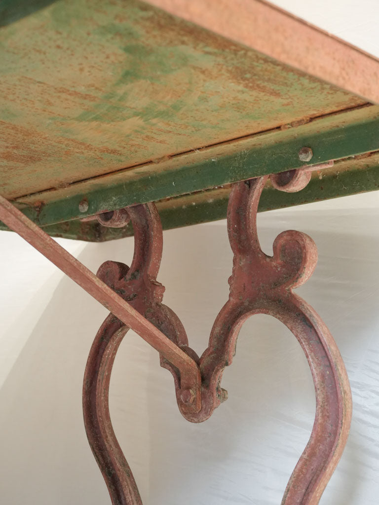 Dramatic flair statement piece