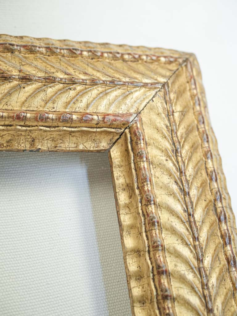 Delicate beaded border frame