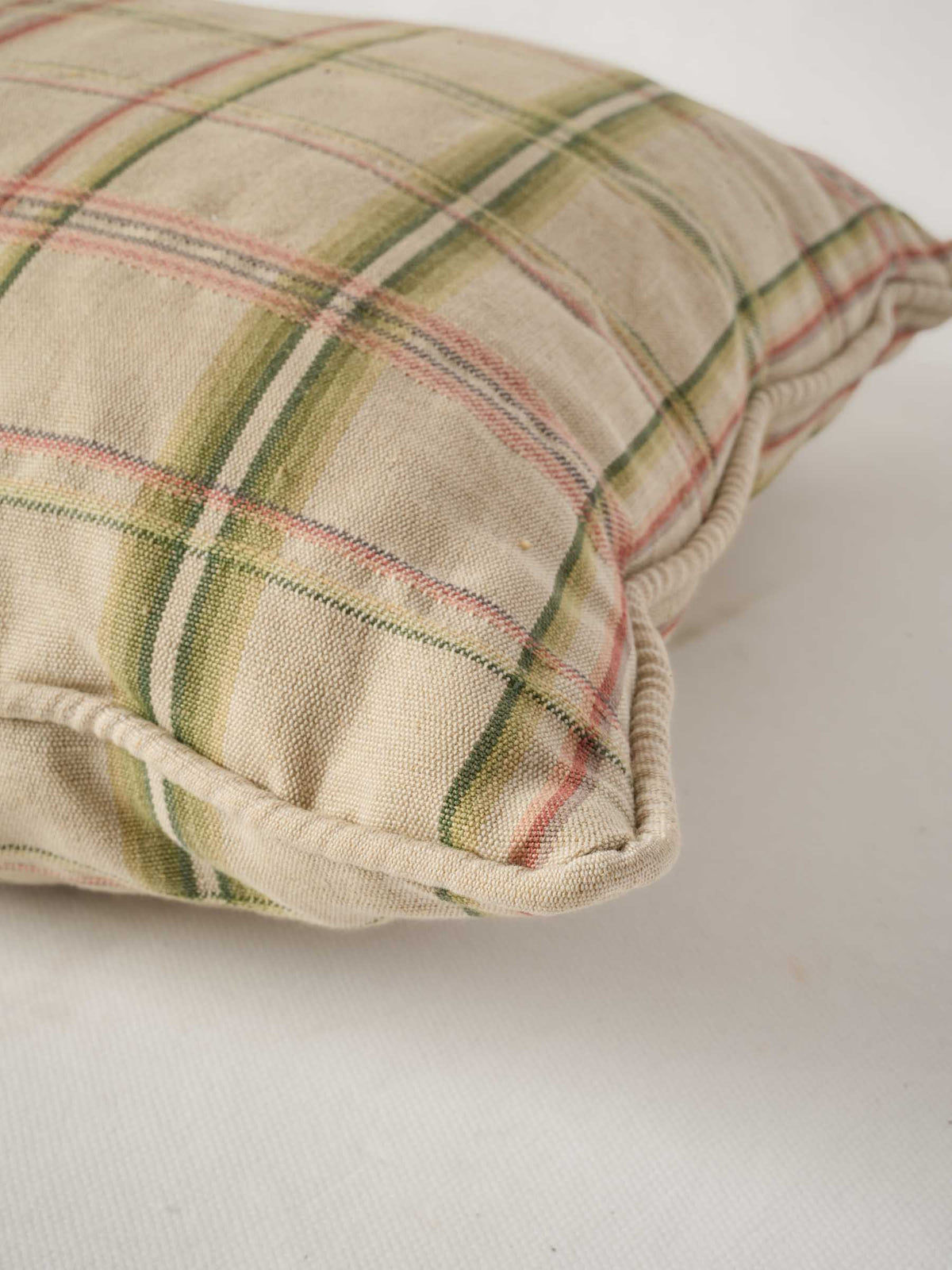 Pair of French Checked Cotton Pillows from Chanteduc Provence