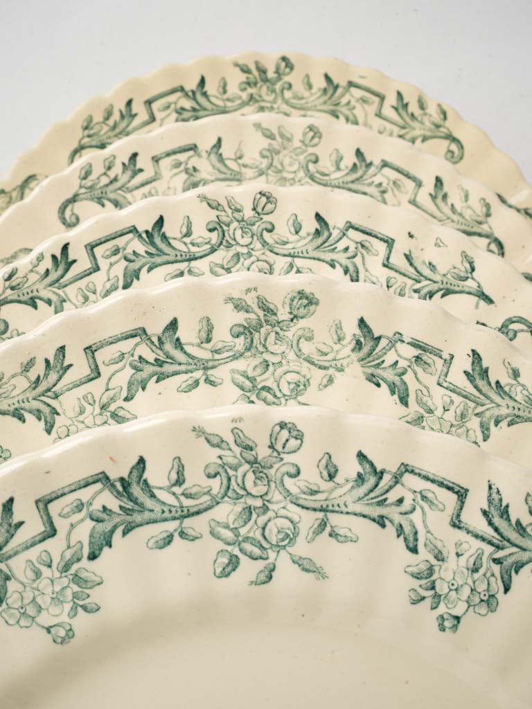 Authentic aged tableware ensemble
