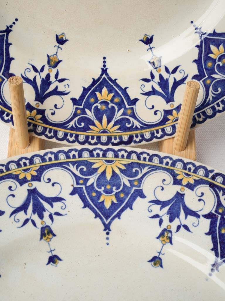 Elegant stylized floral dishware