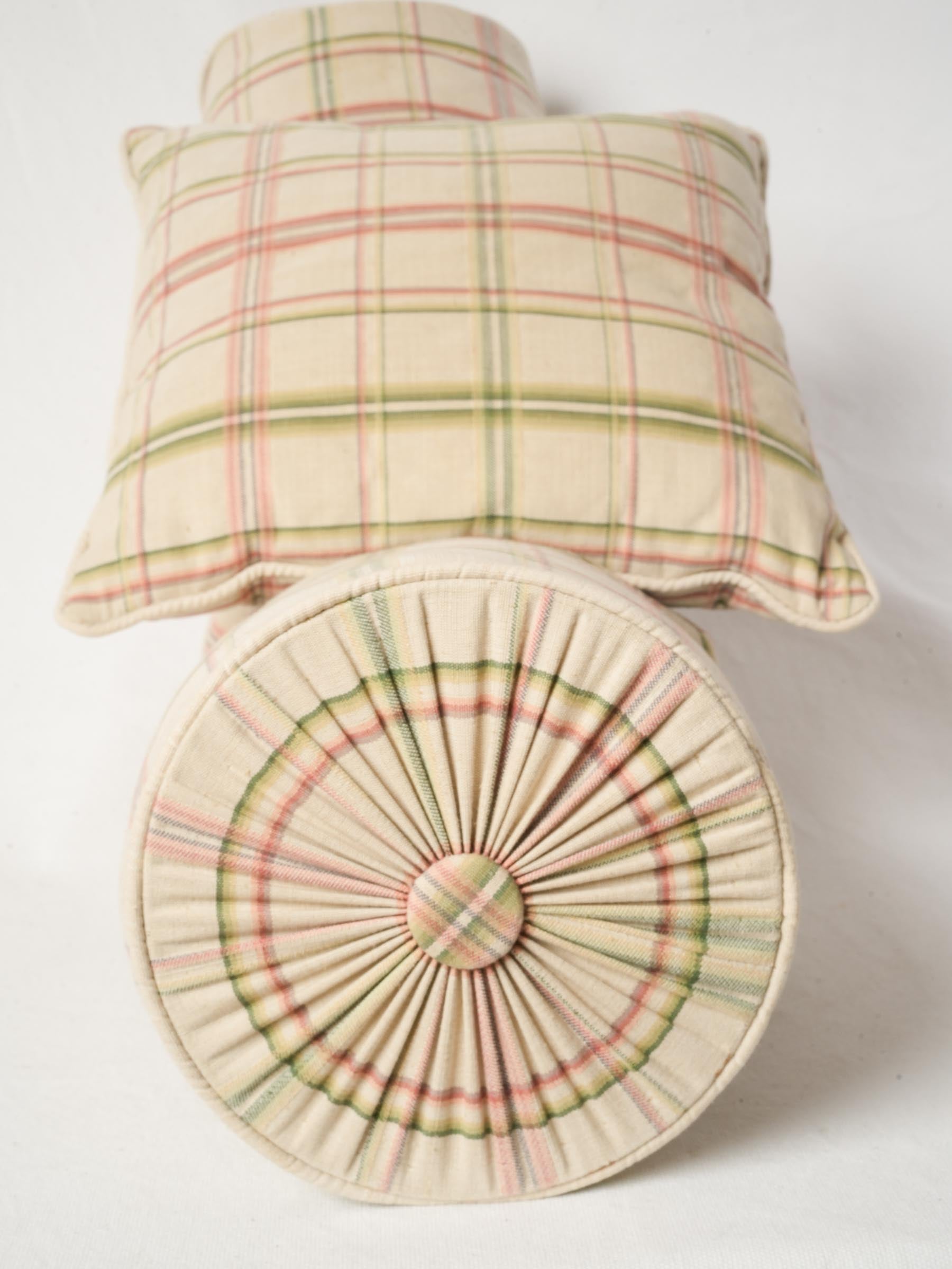 Pair of French Checked Cotton Pillows from Chanteduc Provence