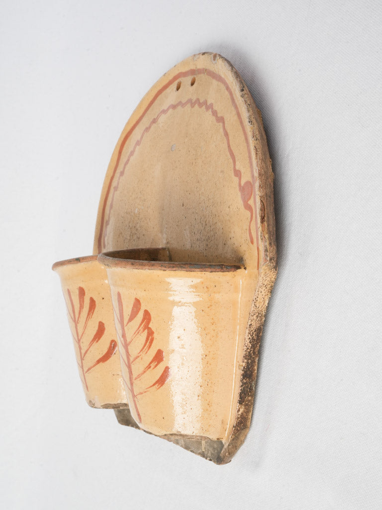 19th-century straw-yellow drainer