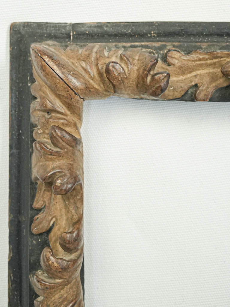 Classic foliage motif gilded frame