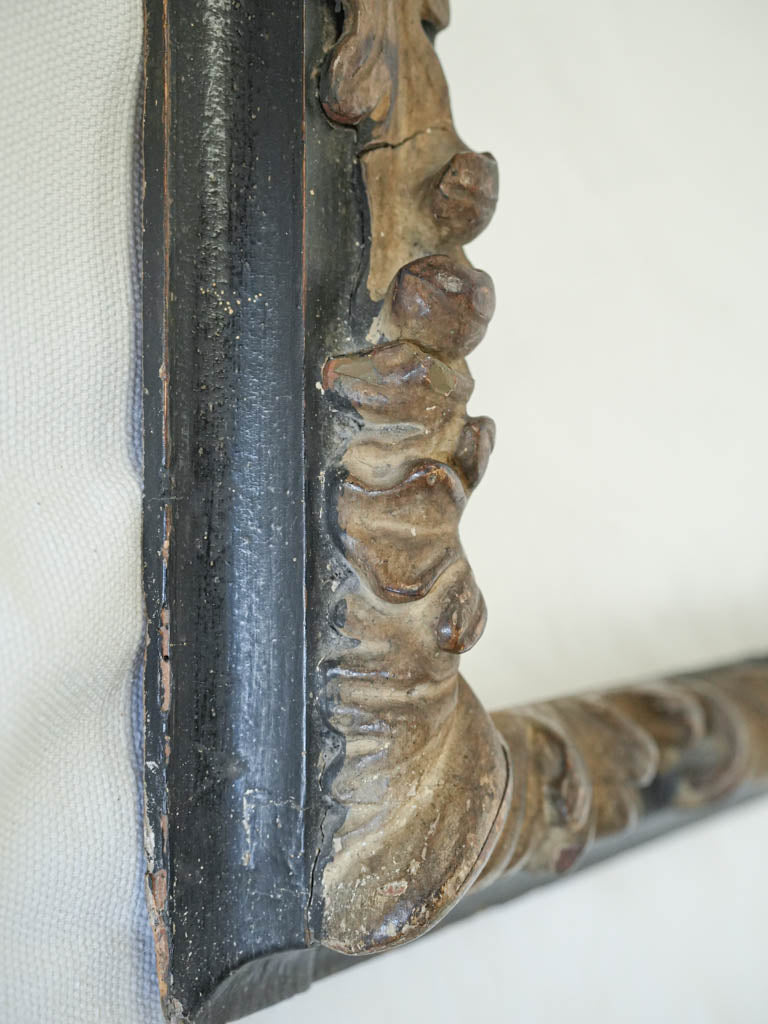 Sophisticated sculptural gilded picture frame