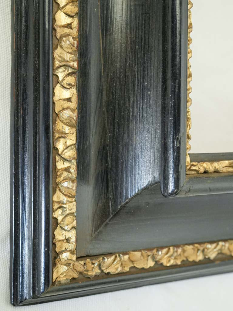 Elegant 17th-Century Frame