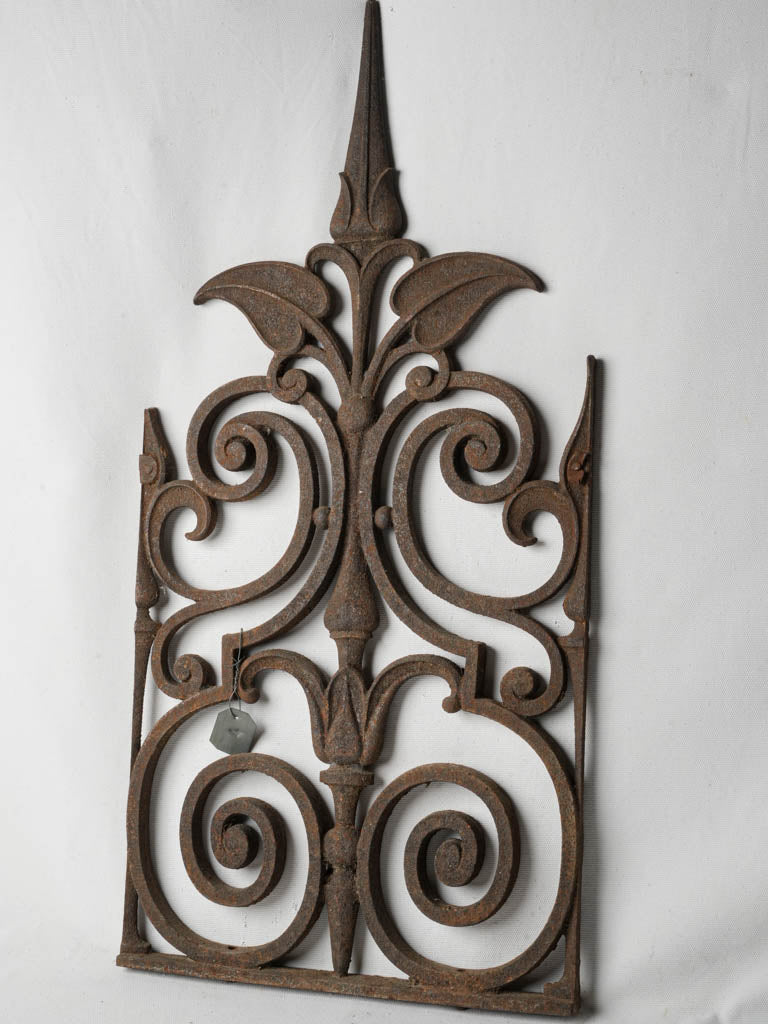 Weathered botanical accent piece