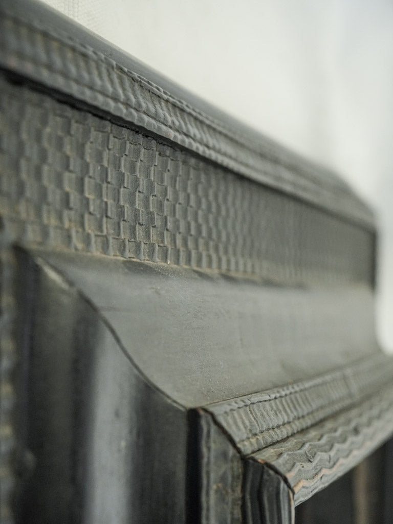 Sophisticated 17th-century art frame