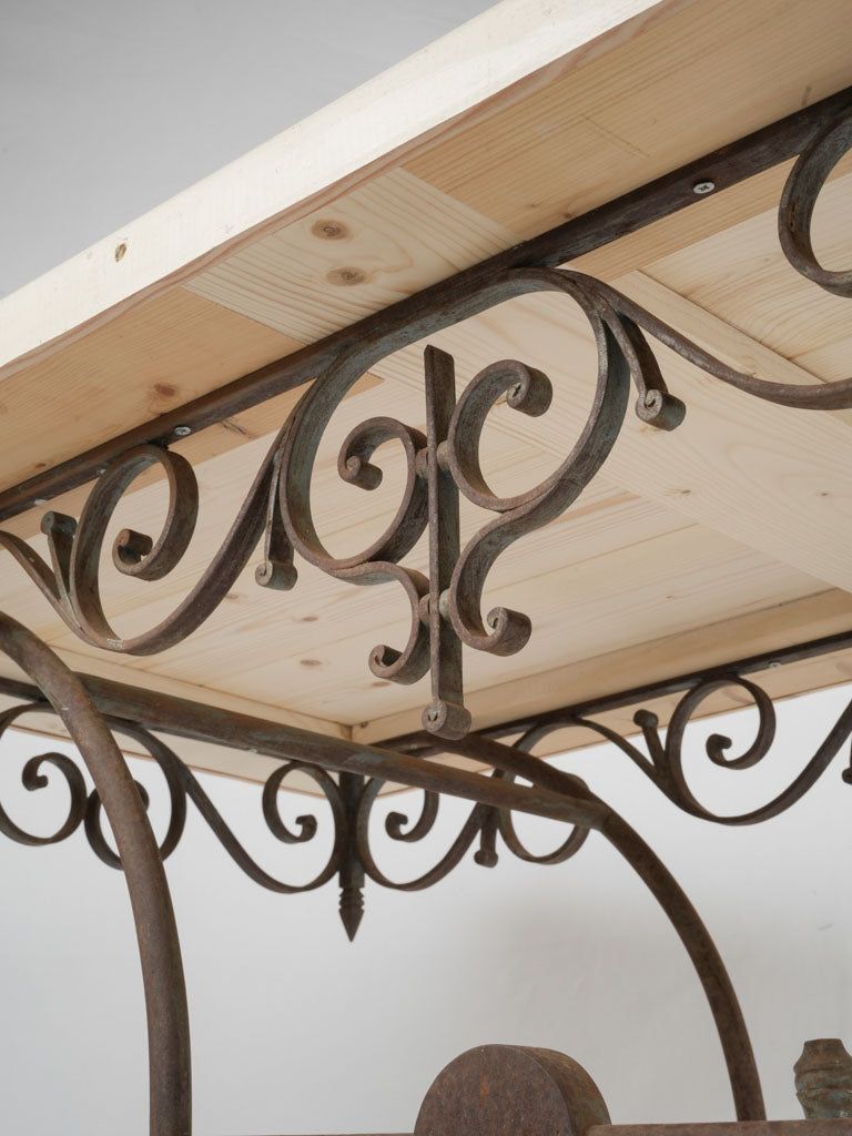 Exquisite French antique display table
