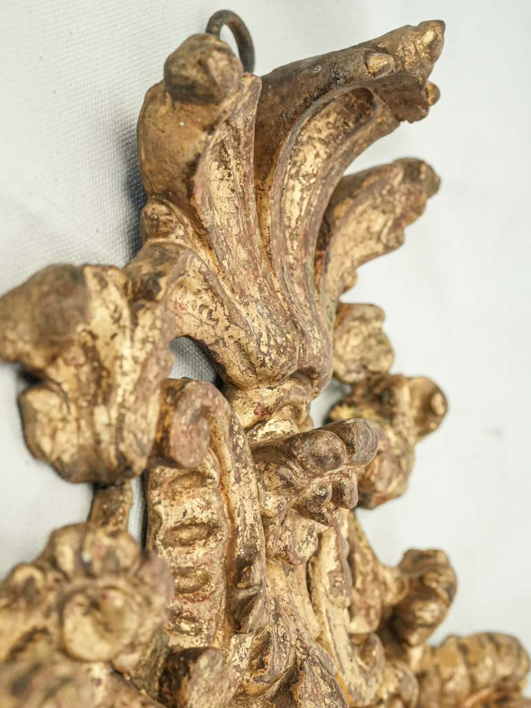 Historical ornate design reflector