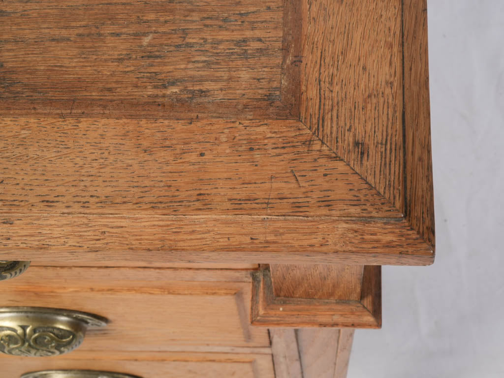 Classic oak drawer cabinet