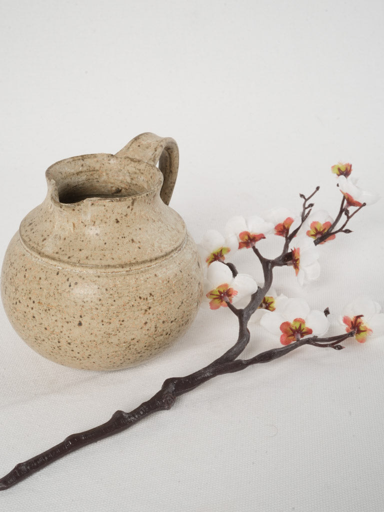 Artisanal design beige creamer