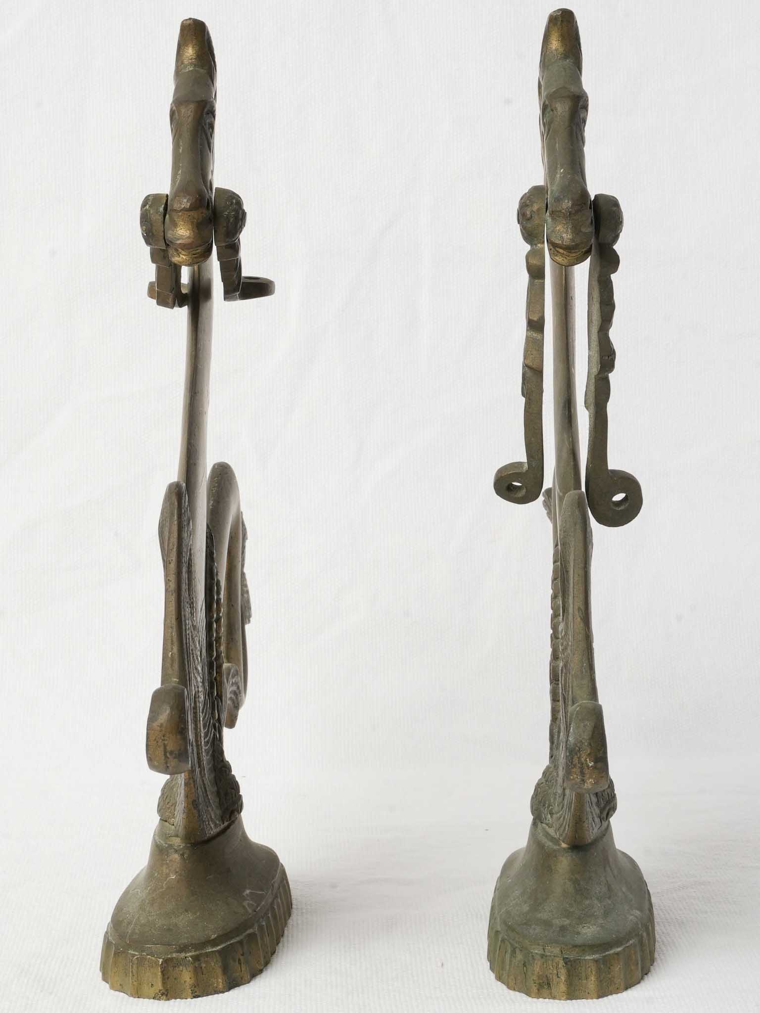 Classic sinuous bronze decor