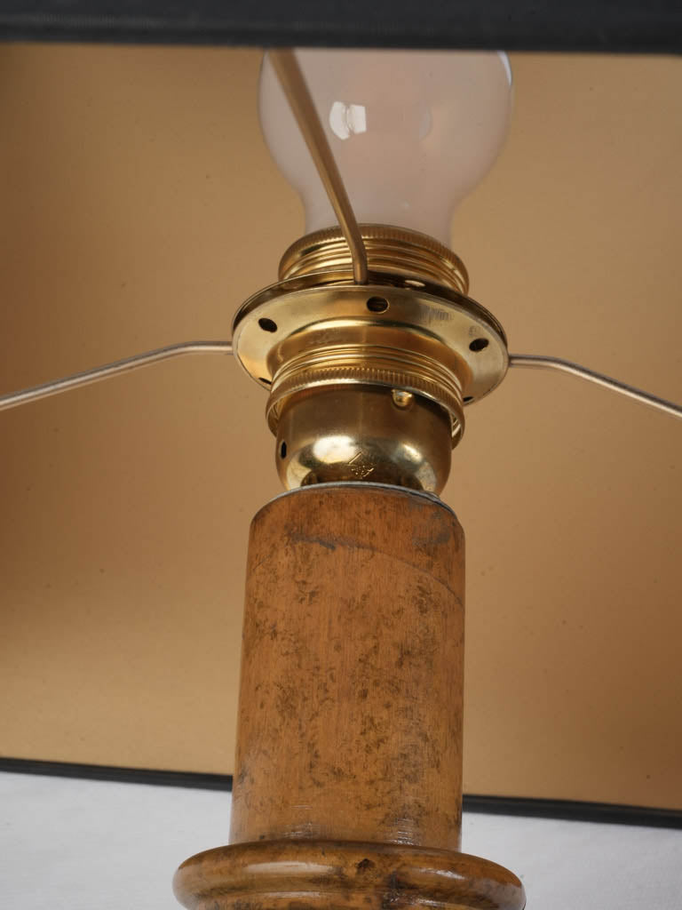 Symmetrical placement feature lamps